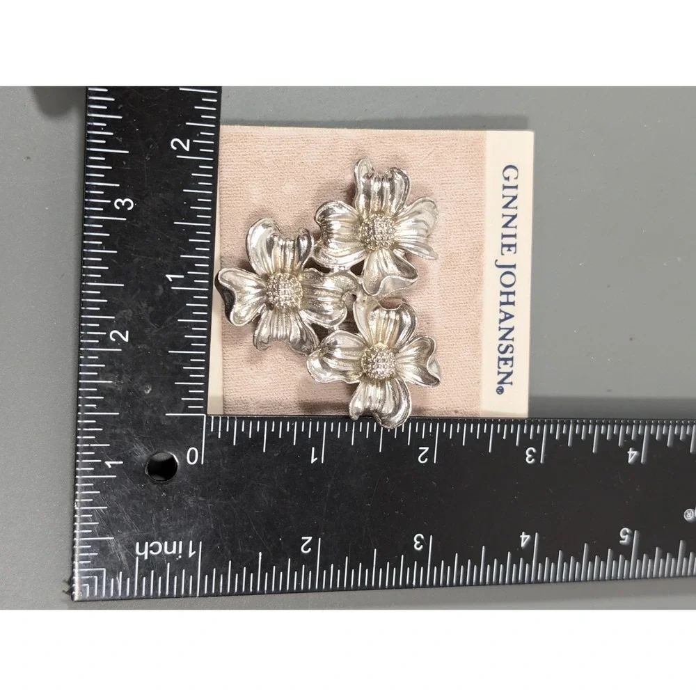 Ginnie Johansen Silver Tone Dogwood Flower 3D‎ Brooch Pin